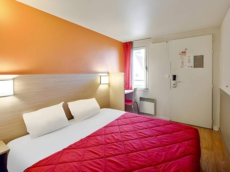 Classic Hotel - Fontenay-Tresigny — photo 4