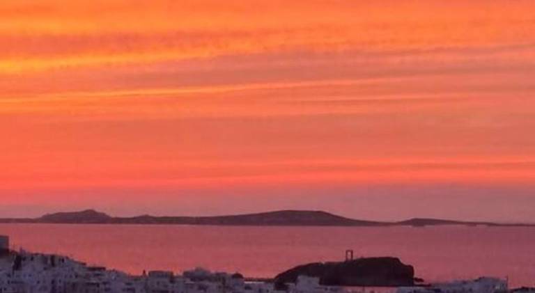 Rental apartment with yard in Naxos