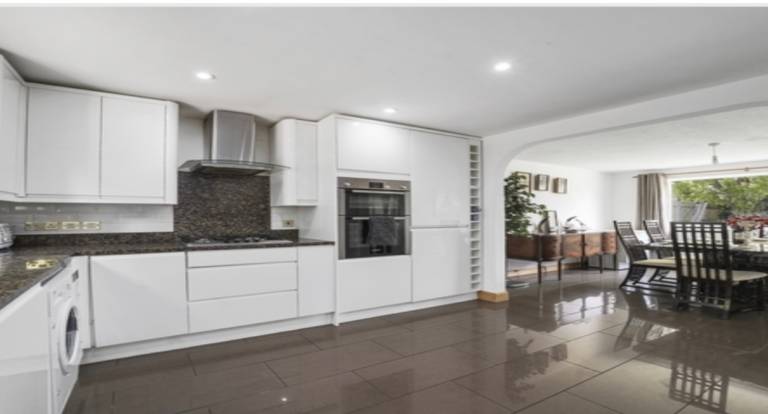 Tranquil Aylesford Retreat with 5 Bedrooms