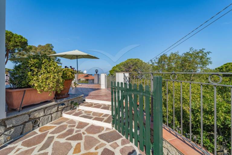 Villa with patio, garden & barbeque — photo 3