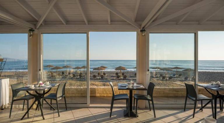Serviced apartment with yard, patio & pool | Close to the beach | Pet-friendly — photo 3
