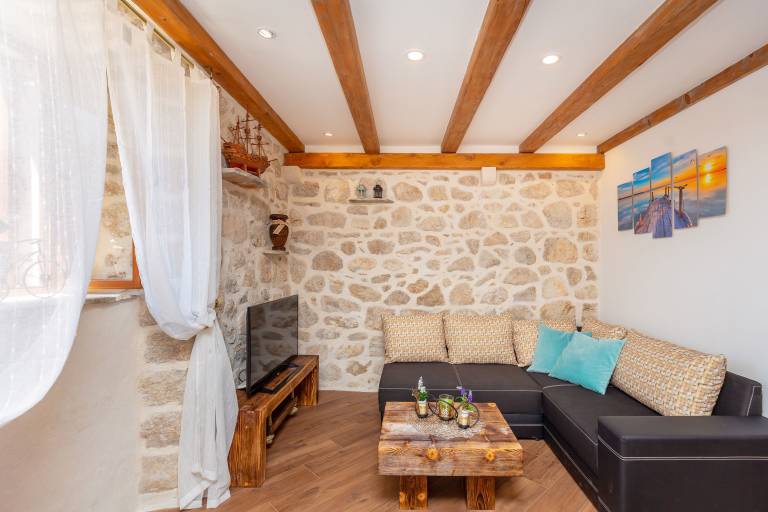 Fully equipped pleasant house with terrace | Pets are welcome — photo 4
