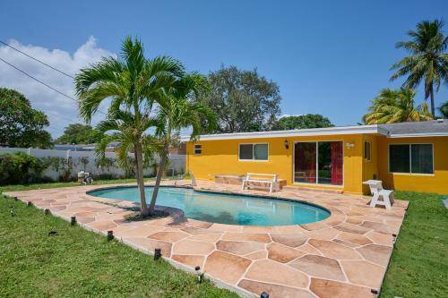 Bed & Breakfast  North Central Hollywood