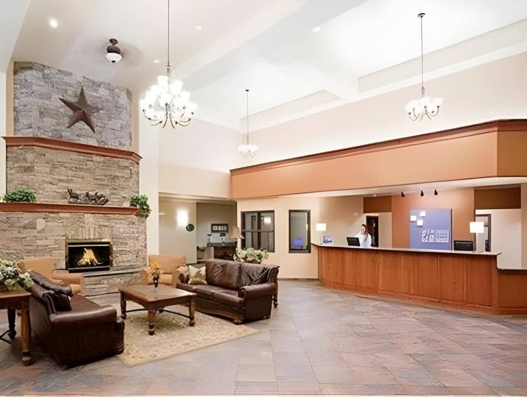 Holiday Inn Express Hotel & Suites Gunnison By IHG — photo 4