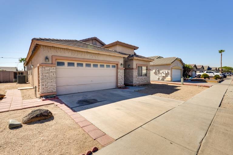 7 Mi to Chase Field Phoenix Home w Patio
