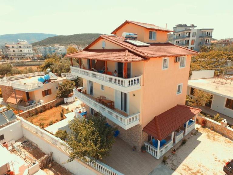 Villa Bushi in Sarandë