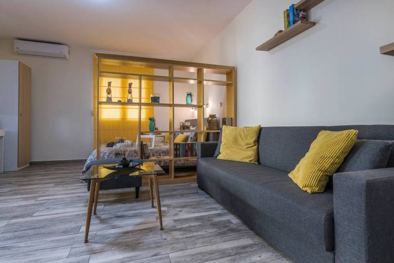 Apartment with garden & patio | Garden view — photo 5