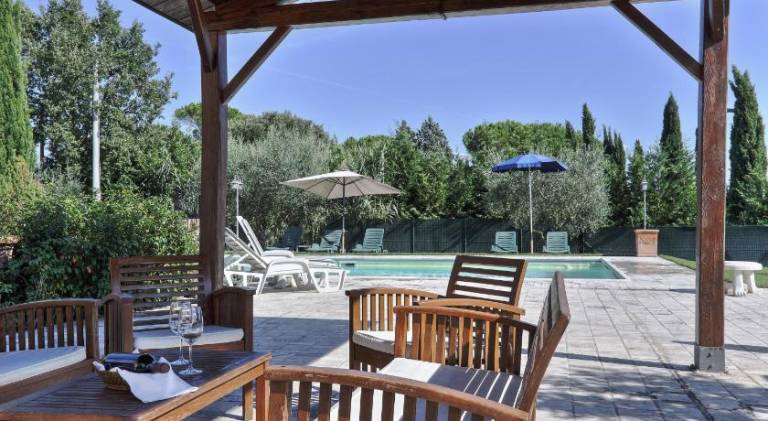 Farm with grill, pool & yard — photo 4