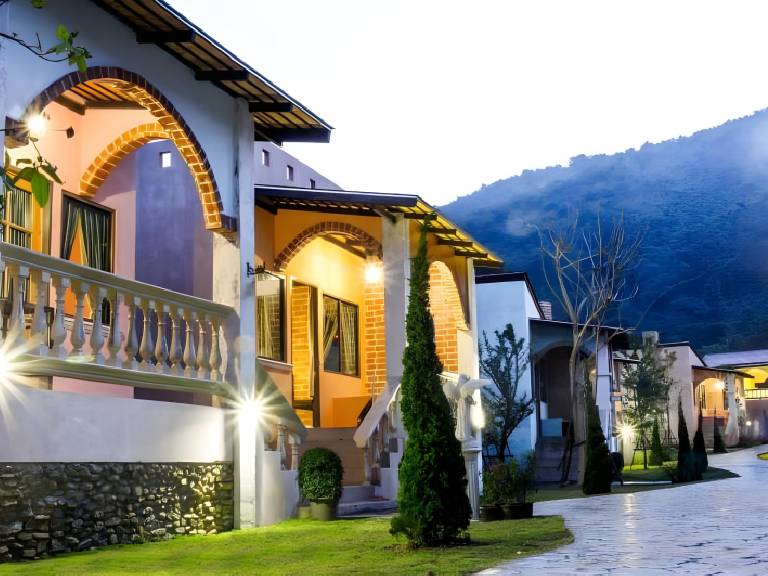 Stamp Hills Resort in Suan Phueng
