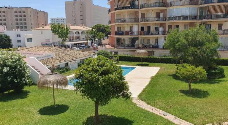 Pleasant apartment with terrace, private pool & yard | Next to the beach | Suitable for remote work | Pets allowed — photo 4