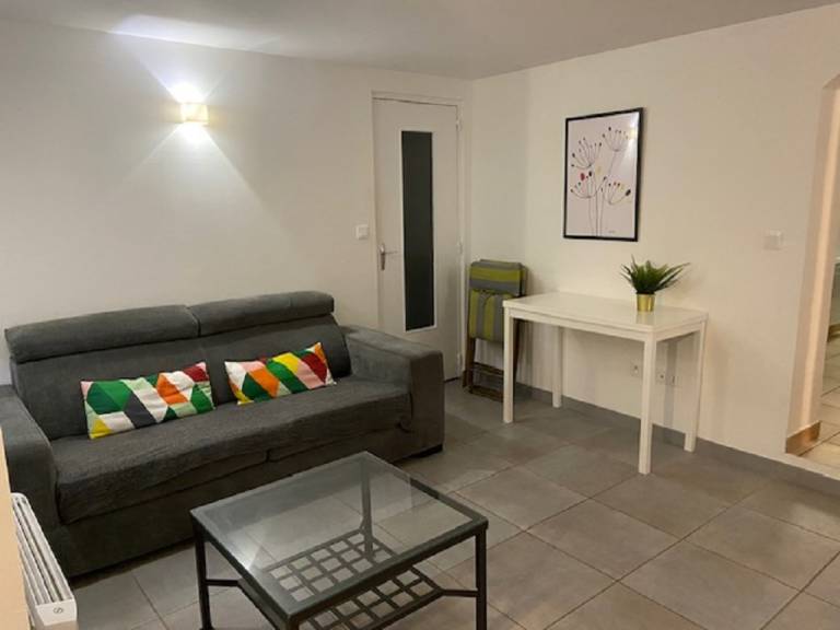 Holiday apartment with BBQ, pool & yard | Mountain view — photo 4