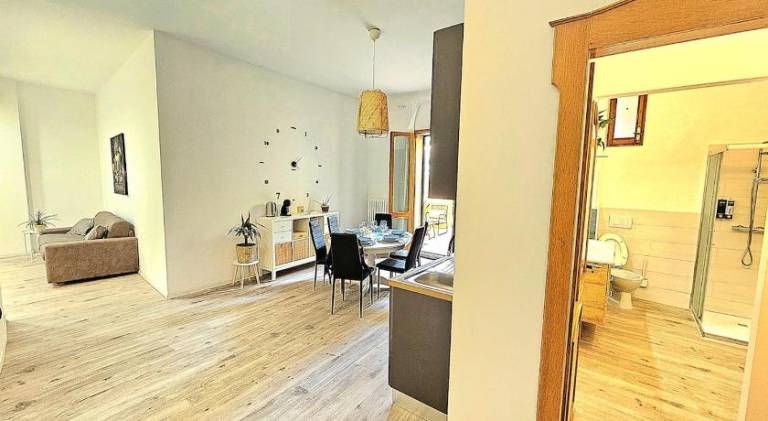 Apartment with patio — photo 2