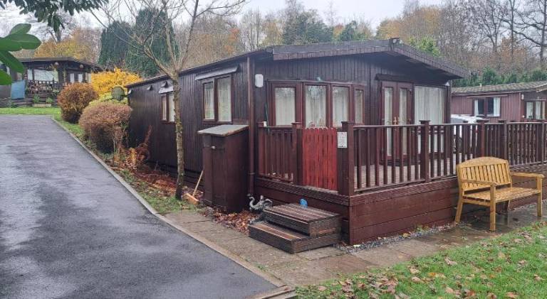 Lodge with yard & patio | Dogs allowed in Builth Wells