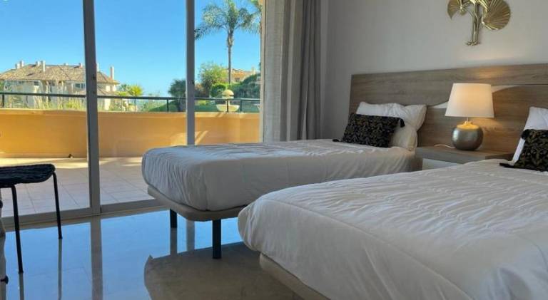 Holiday apartment with pool — photo 2