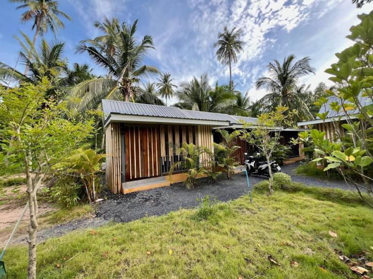 Chaloklum house with terrace, kitchen 7 min beach in Ko Pha-ngan