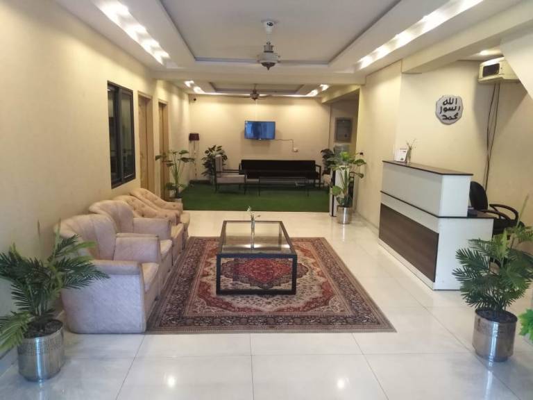 Ample rental apartment with yard | Pets are welcome — photo 3
