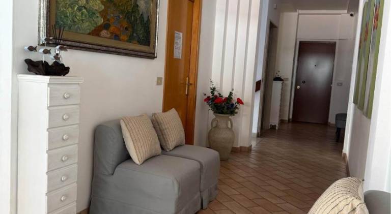Serviced apartment with terrace — photo 2