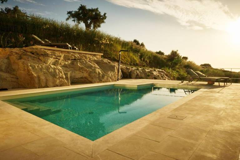 Villa with pool, garden & terrace — photo 2