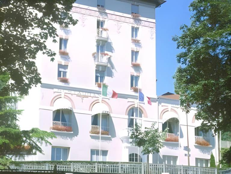 Hotel Cosmos & Spa in Contrexéville
