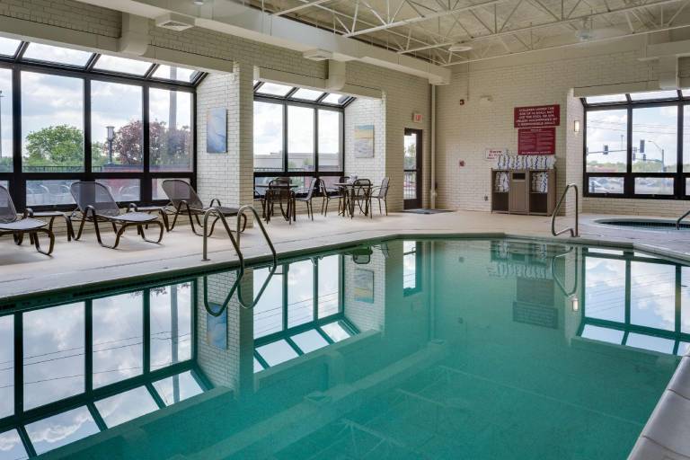 Drury Inn & Suites Columbia Stadium Boulevard — photo 3