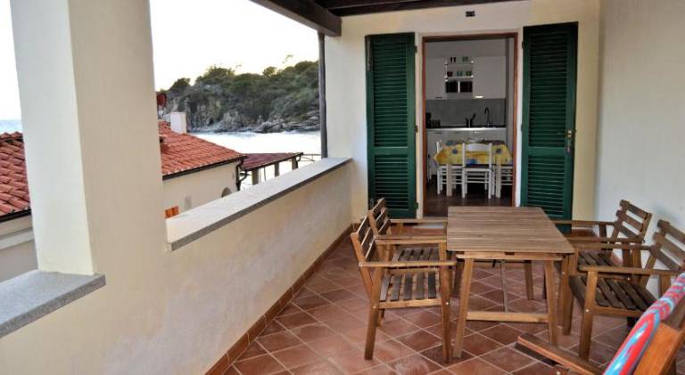 Apartment with terrace — photo 5
