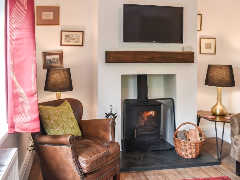 Cottage with garden — photo 3