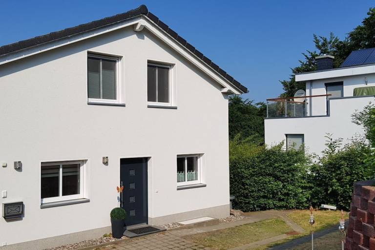 Vacation home with grill, yard & terrace in Sellin