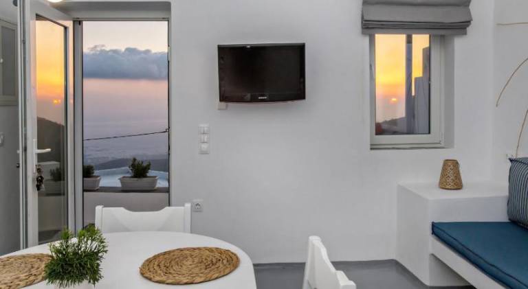 Vacation home with patio — photo 5