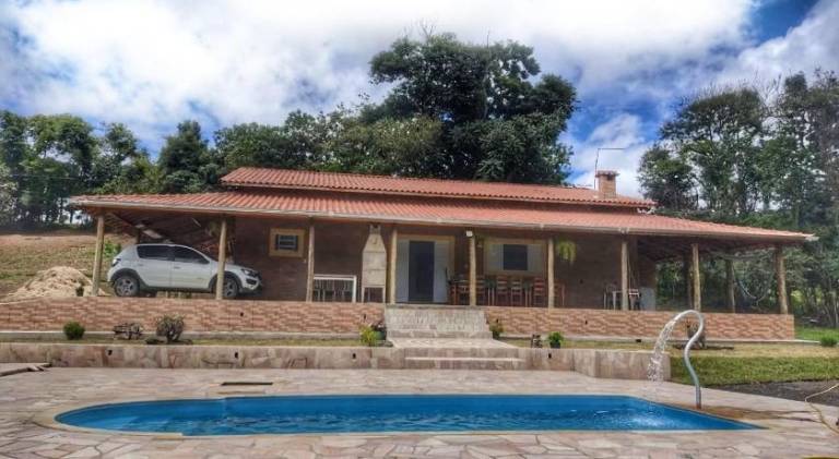 House with 6 rooms for 20 persons in Sao Thome das Letras