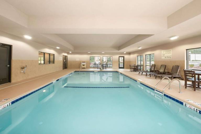 Hampton Inn & Suites Lavonia — photo 3