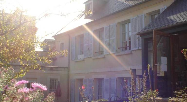 Serviced apartment with garden & patio | Pets allowed — photo 2