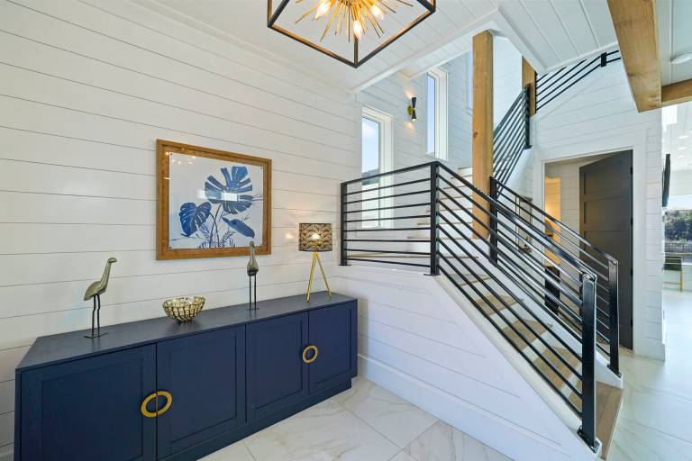 Water's Edge - Luxury Lakefront Beach House with Private Pool & Community Amenities — photo 5