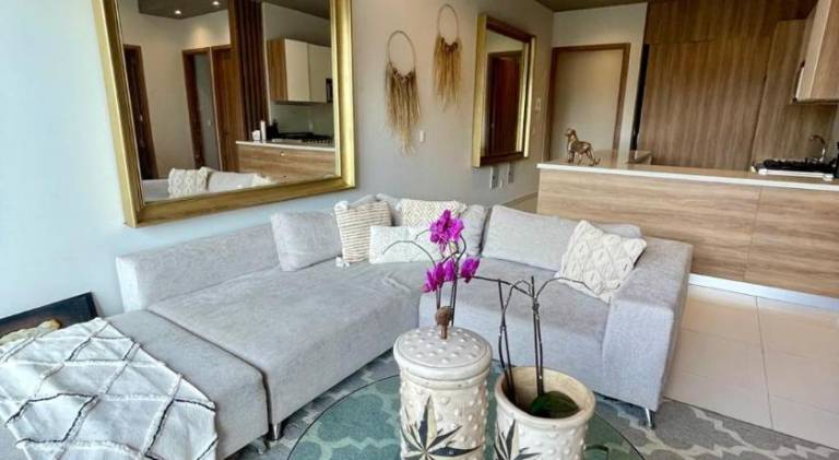 Apartment with pool — photo 2