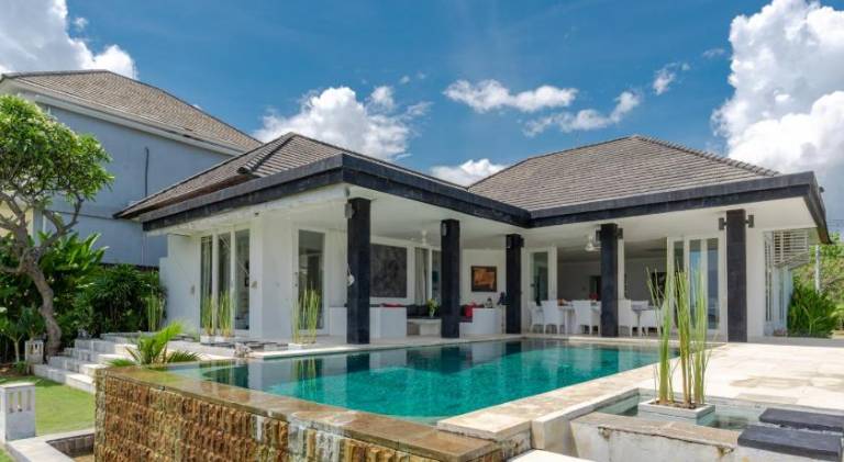 1000 m&sup2; Villa