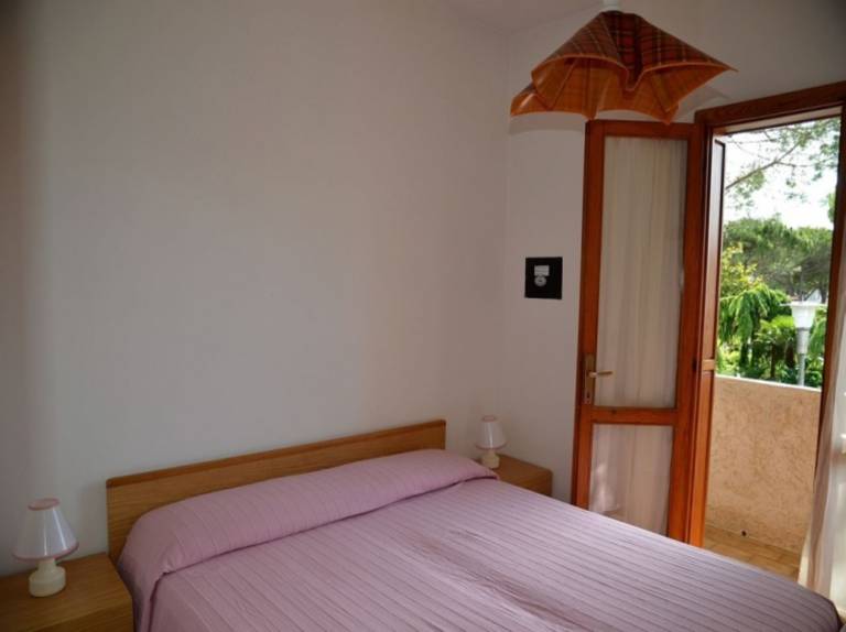 Family-oriented villa with terrace, yard & BBQ | Garden view | Pet-friendly — photo 4