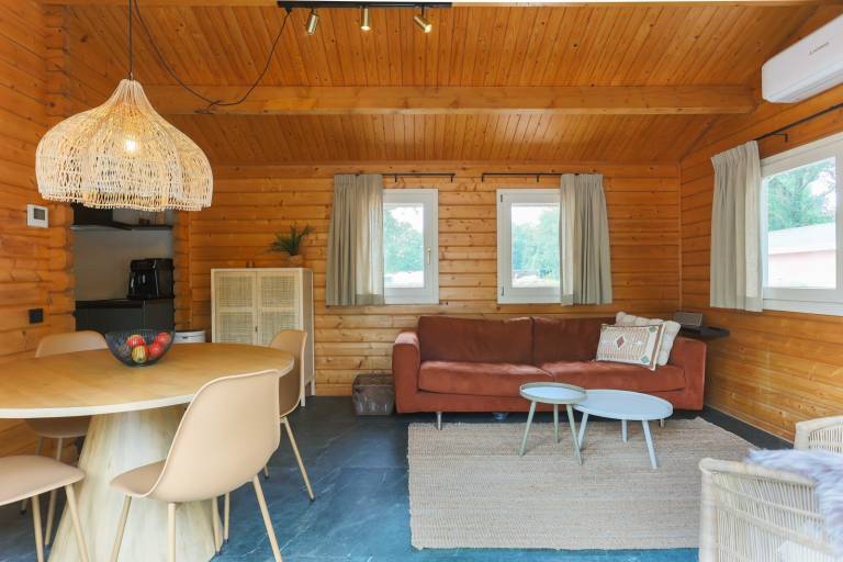 House with patio & pool — photo 2