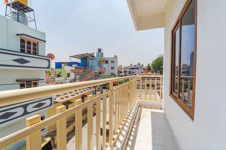 Fabhotel Easy Nest