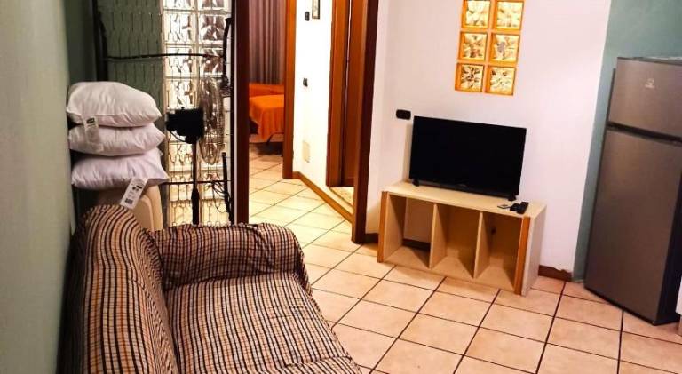 Apartment with garden — photo 4