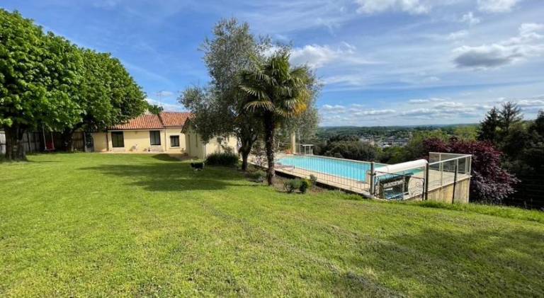 Big vacation home with pool | Dogs allowed — photo 4