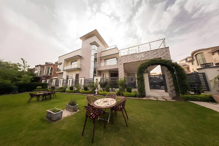 Canadian Inn E 11 Islamabad