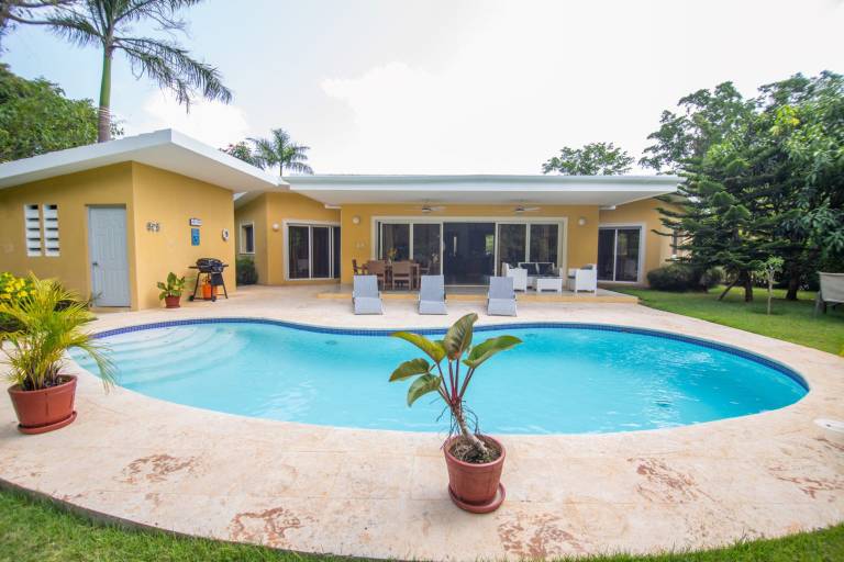 Villa with private pool — photo 5