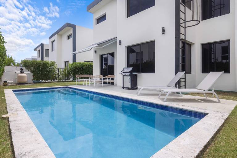 Child-friendly lovely vacation home with terrace, garden & barbeque | Sea view | Pet-friendly in Punta Cana