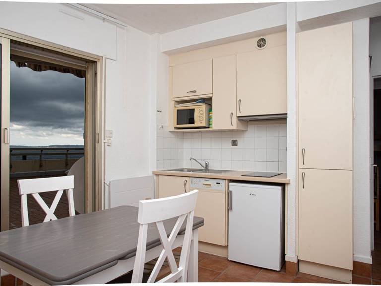 Studio cabin with terrace and parking, 10m from the beach — photo 5