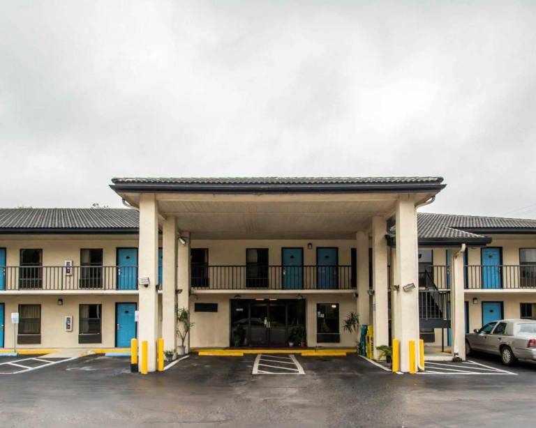 Alachua Inn in Alachua, FL