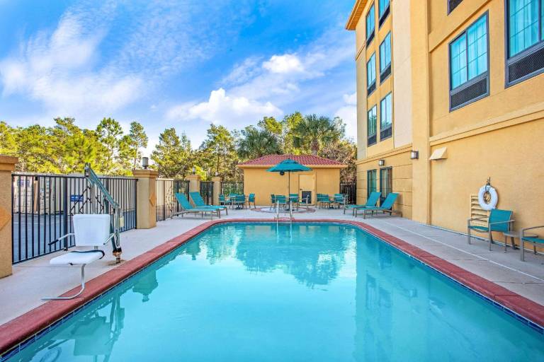 La Quinta Inn & Suites by Wyndham PCB Pier Park area — photo 3