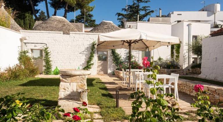 Trulli in corte in Alberobello