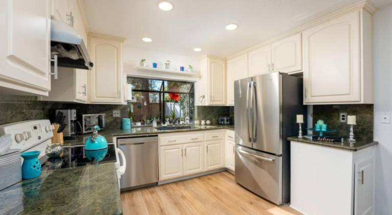 STUNNING HOME WITH SPA, FRONT AND BACK YARD, HUGE DECK, OUTSTANDING LOCATION — photo 4