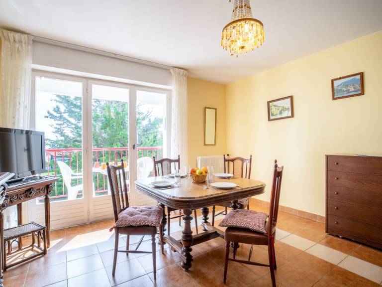 Rental apartment with yard | Sea view — photo 2