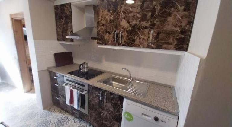 Fully equipped rental apartment with patio | Close to Konak Square | Perfect for remote work | Dogs allowed — photo 2