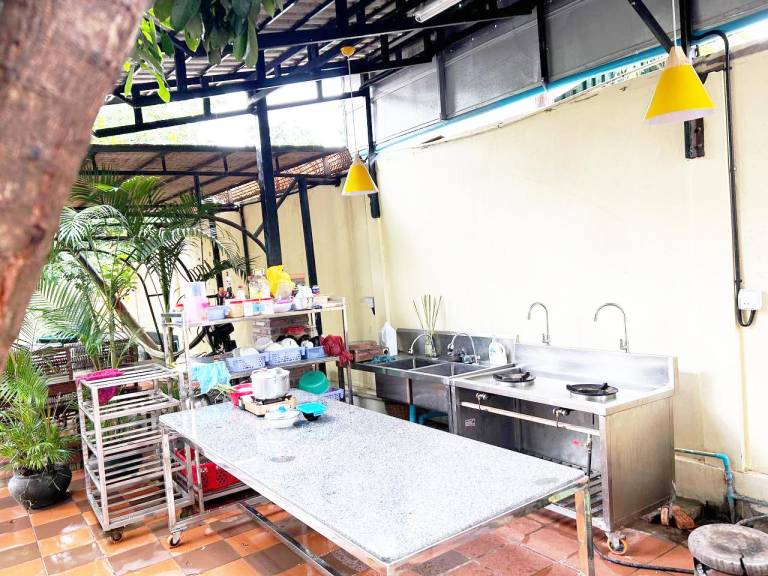Villa with yard & barbeque | Near Pub Street | Suitable for remote work — photo 4